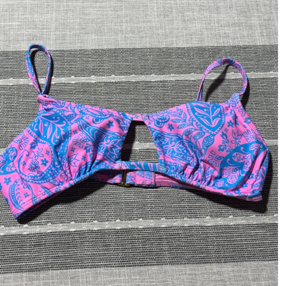 Wild Fable Womens Pink Blue Paisley Cutout Bikini Swim Top Size‎ Medium M